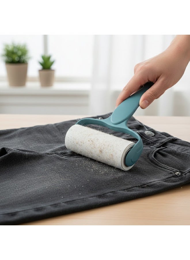 مجموعة بكرات إزالة الوبر اللاصقة بمقبض مريح وعبوات إعادة تعبئة - مزيل قوي لشعر الحيوانات الأليفة من الملابس، بمقبض مريح، مزيل وبر متعدد الأغراض للأثاث والسجاد ومقاعد السيارات والمفروشات ومقاعد السيارات والتنظيف المنزلي - أوراق لاصقة قوية للغبار والوبر والحطام (مقبض واحد + 4 عبوات إعادة تعبئة). - Image 2